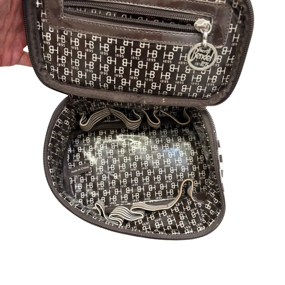 Henri bendel white & brown striped cosmeti case bag.
